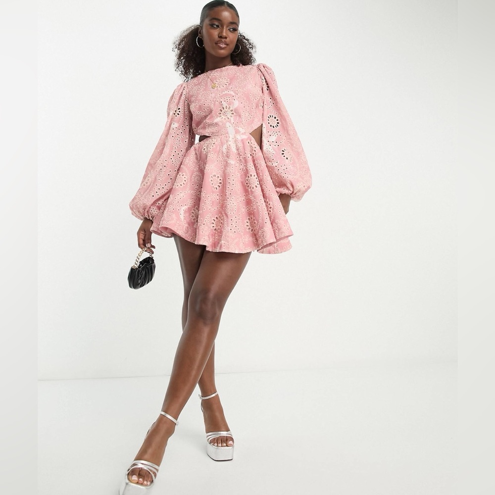 NWT Bardot Mila Broderie Mini Dress in Pale Blush - Size Small